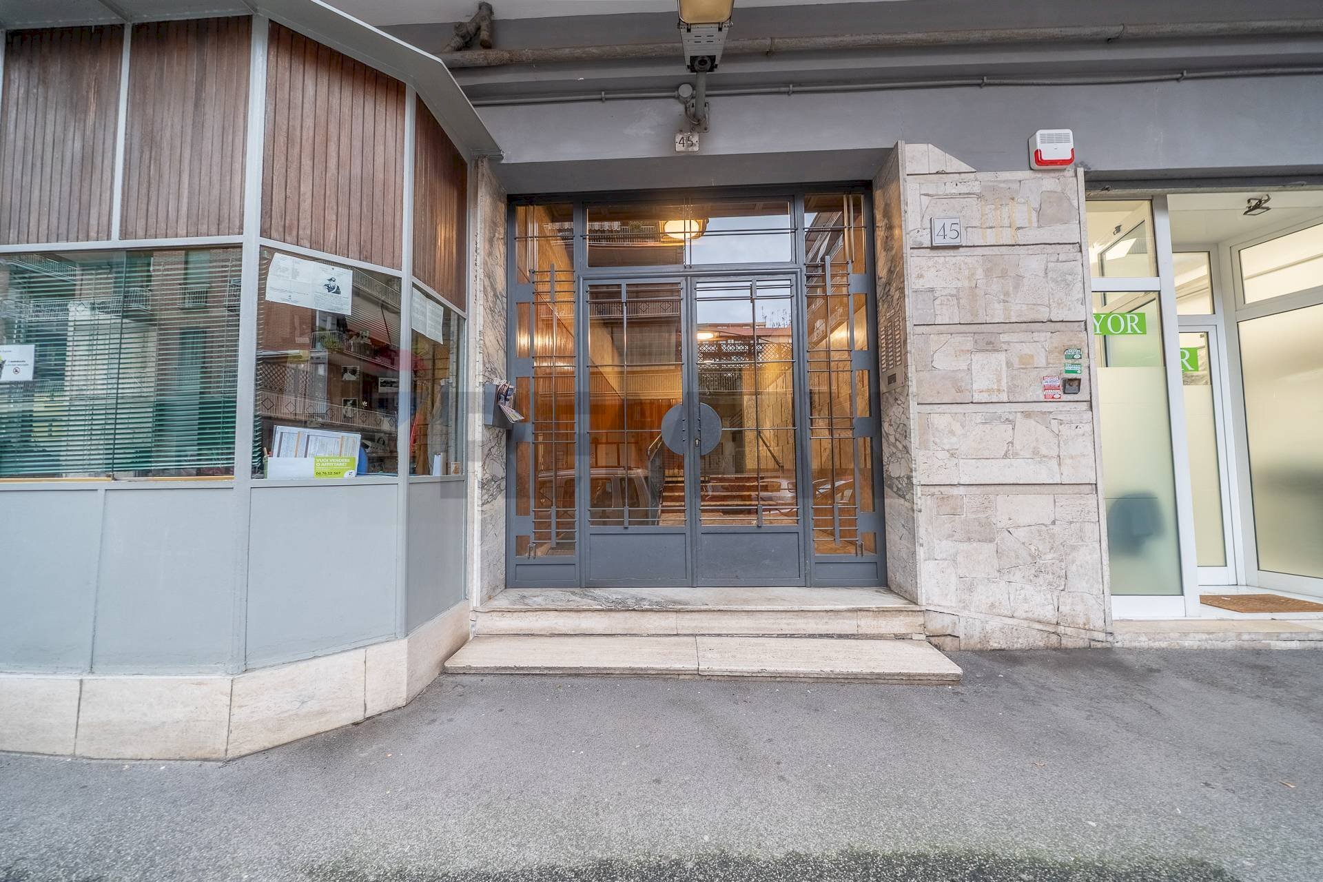 Edificio all\'aperto - Quadrilocale Via Attio Labeone, Roma - foto 1