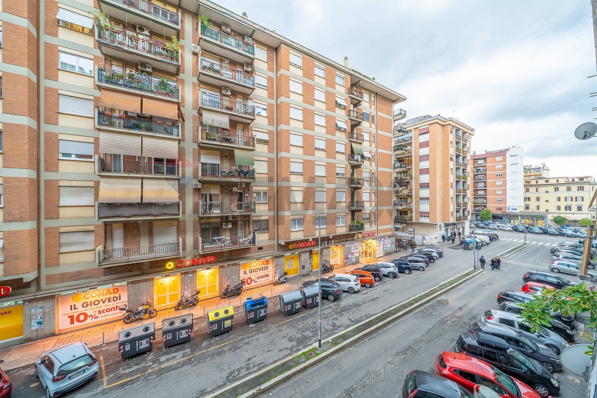 Edificio all\'aperto - Quadrilocale Via Attio Labeone
 
40, Roma - foto 3