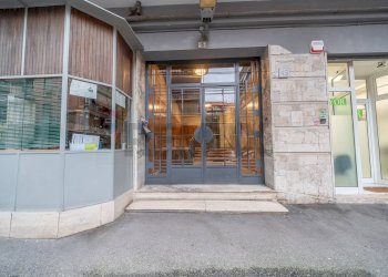 Edificio all\'aperto - Quadrilocale Via Attio Labeone, Roma - foto 1