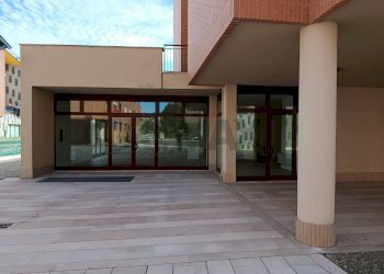 Terrazza - Commercial Premises largo 2 Giugno, Castelbellino - photo 2