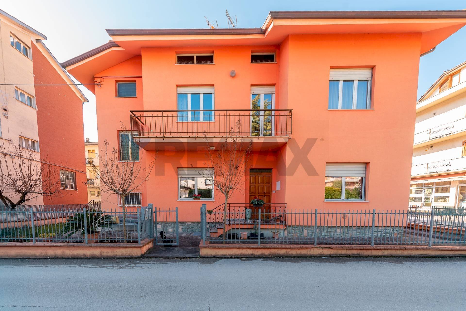 Edificio all\'aperto - Casa indipendente Via Montessori
 
11, Rosora - foto 2