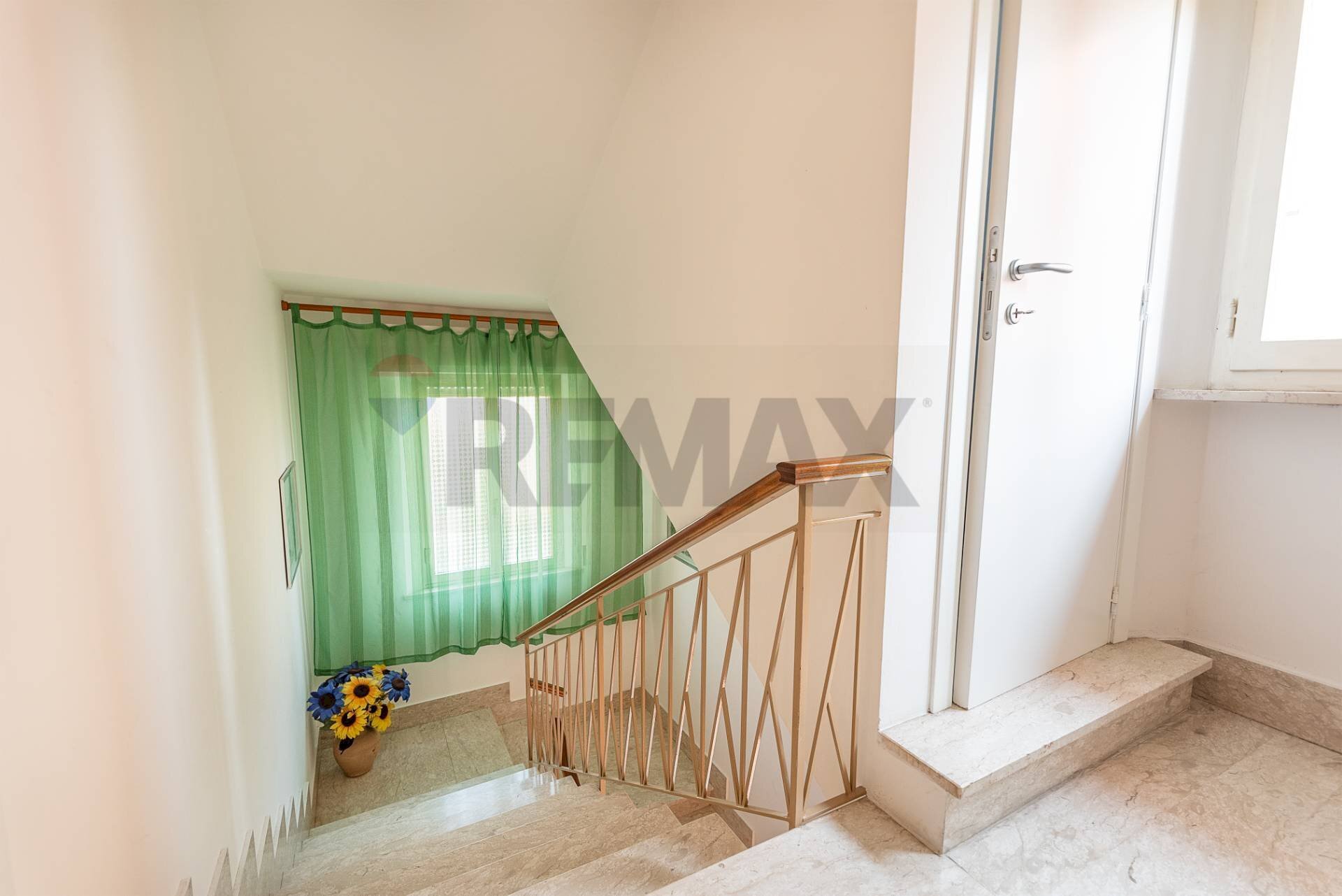 Scale - Casa indipendente Via Montessori
 
11, Rosora - foto 3