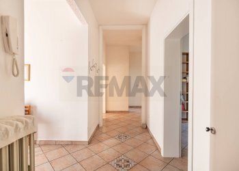 Hall / corridoio - Casa indipendente Via Montessori
 
11, Rosora - foto 5