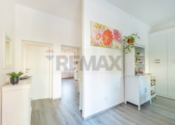 Hall / corridoio - Casa indipendente Via Montessori
 
11, Rosora - foto 19