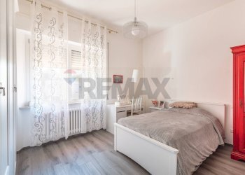 Camera / camera da letto - Casa indipendente Via Montessori
 
11, Rosora - foto 26