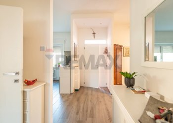 Hall / corridoio - Casa indipendente Via Montessori
 
11, Rosora - foto 28