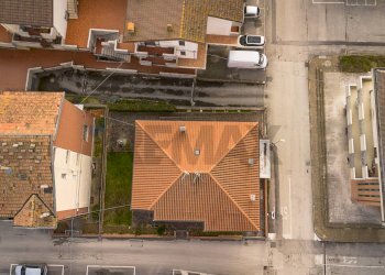 Posizione della mappa - Casa indipendente Via Montessori
 
11, Rosora - foto 34