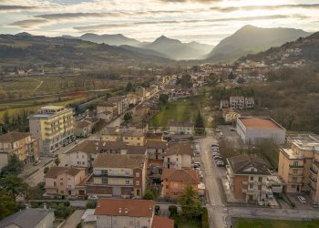 Vista delle montagne - Casa indipendente Via Montessori
 
11, Rosora - foto 36