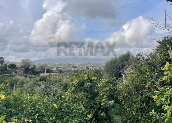 Vista delle montagne - Terreno agricolo Via Ragogna
 
13, Acireale - foto 1