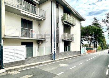 Edificio all\'aperto - Trilocale Via Etnea
 
49, Pedara - foto 10