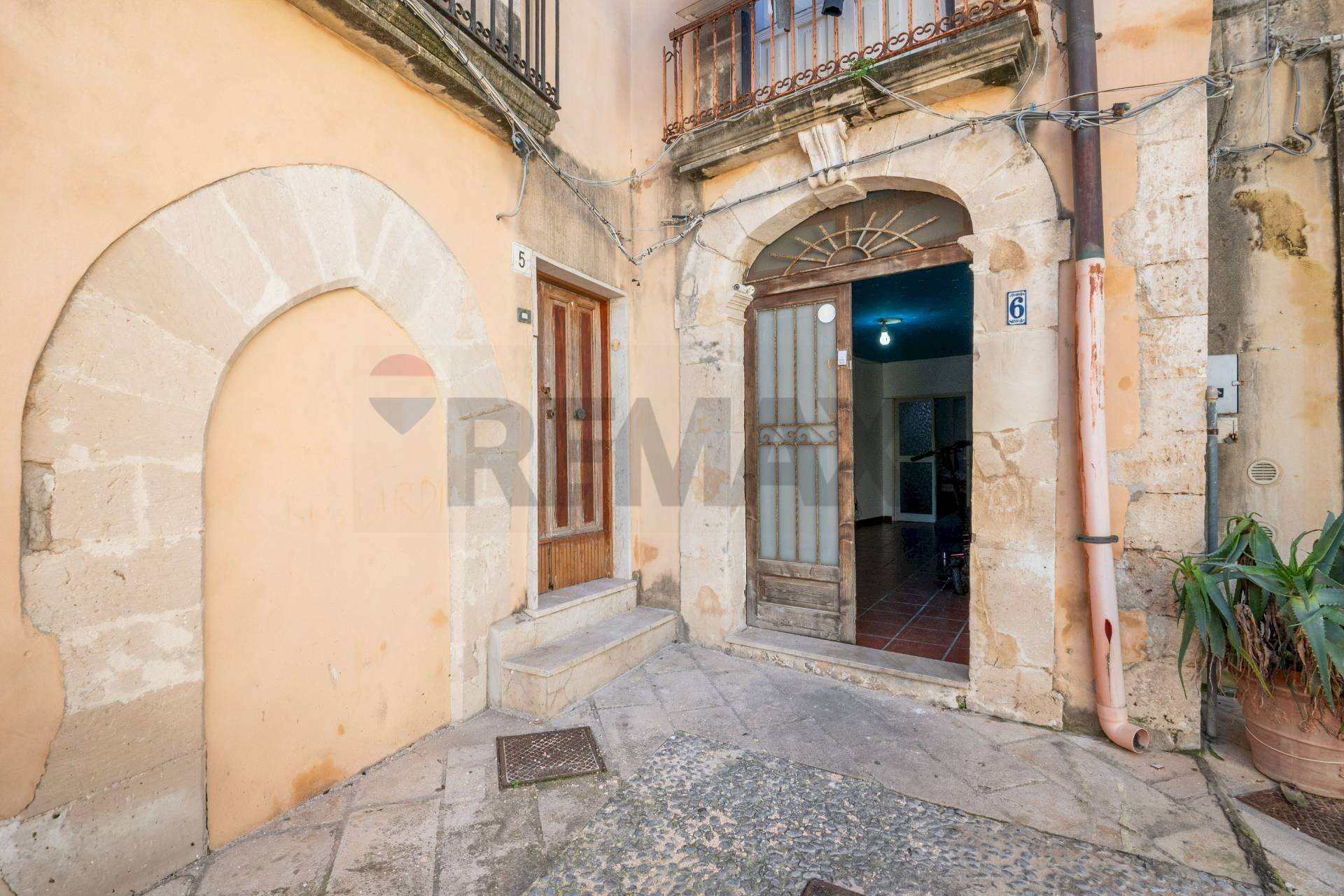 Edificio all\'aperto - Semi-detached house Ronco del Pozzo
 
6, Siracusa - photo 1