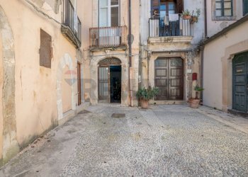 Edificio all\'aperto - Casa semi indipendente Ronco del Pozzo
 
6, Siracusa - foto 22