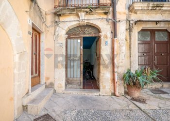 Edificio all\'aperto - Casa semi indipendente Ronco del Pozzo
 
6, Siracusa - foto 23