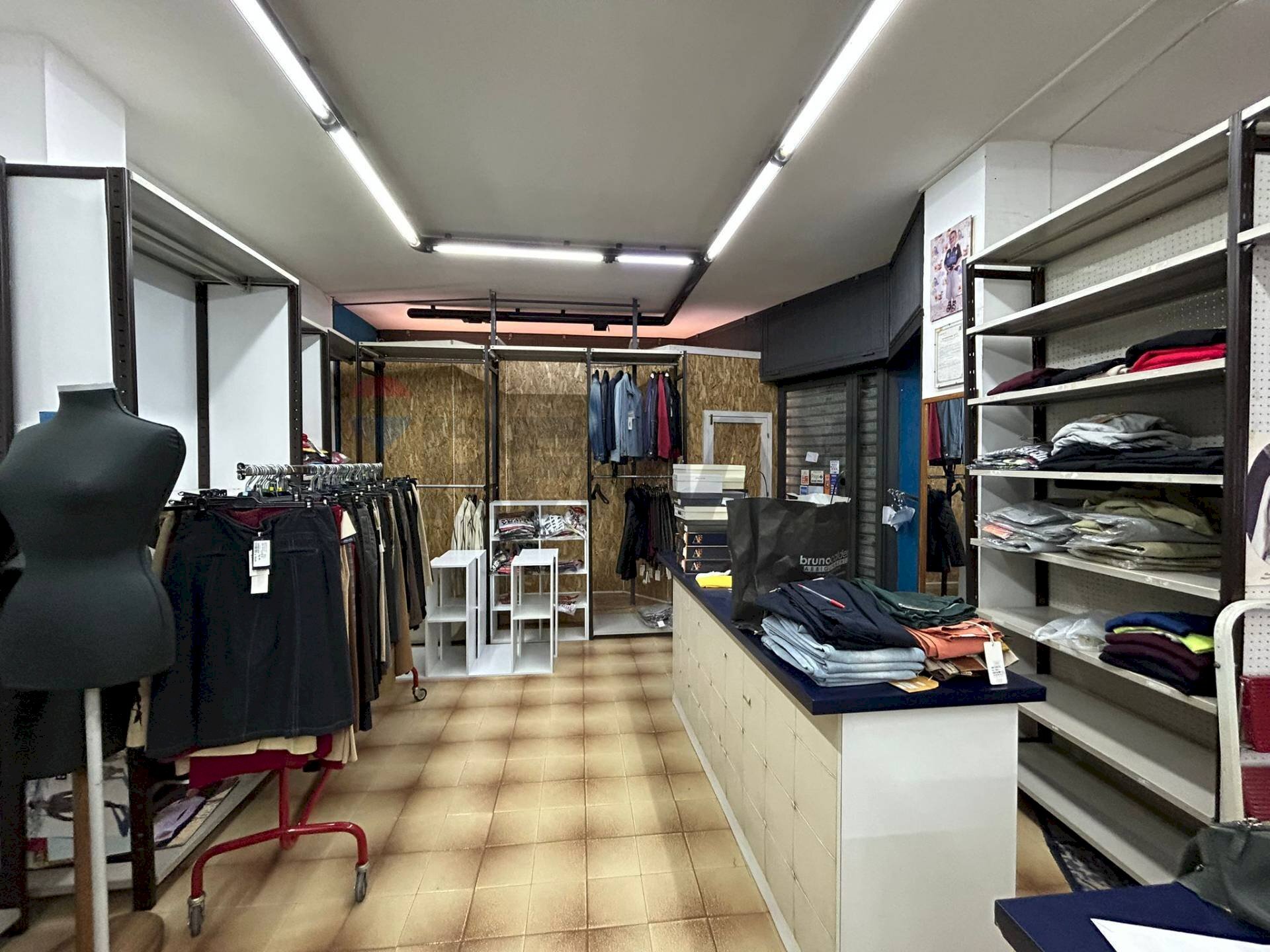 Cabina armadio - Casa indipendente Via Guglielmo Pepe 126, Pachino - foto 2