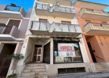 Edificio all\'aperto - Casa indipendente Via Guglielmo Pepe 126, Pachino - foto 1