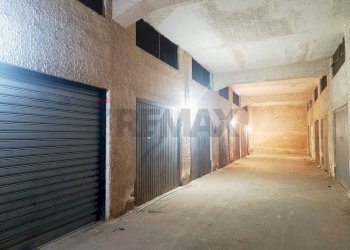 Hall / corridoio - Box Via Tisia
 
112, Siracusa - foto 4