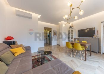 Sala da pranzo - Three-room apartment VIA DELLE BALEARI, Roma - photo 6