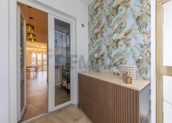 Hall / corridoio - Three-room apartment VIA DELLE BALEARI, Roma - photo 11