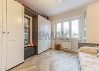 Camera / camera da letto - Three-room apartment VIA DELLE BALEARI, Roma - photo 23