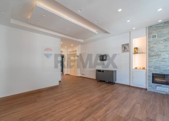 Soggiorno - Three-room apartment Via Mar Glaciale Artico, Roma - photo 2