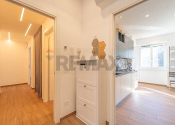 Hall / corridoio - Three-room apartment Via Mar Glaciale Artico, Roma - photo 3