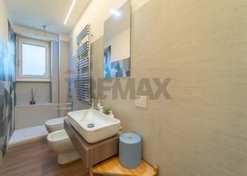 Bagno - Three-room apartment Via Mar Glaciale Artico, Roma - photo 8