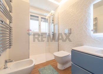 Bagno - Three-room apartment Via Mar Glaciale Artico, Roma - photo 15