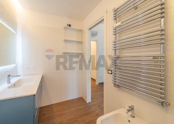 Bagno - Three-room apartment Via Mar Glaciale Artico, Roma - photo 16
