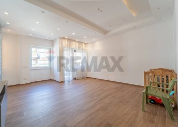 Stanza vuota - Three-room apartment Via Mar Glaciale Artico, Roma - photo 23