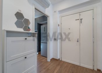 Hall / corridoio - Three-room apartment Via Mar Glaciale Artico, Roma - photo 27