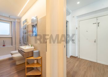 Bagno - Three-room apartment Via Mar Glaciale Artico, Roma - photo 35