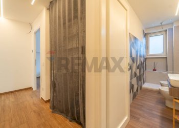 Hall / corridoio - Three-room apartment Via Mar Glaciale Artico, Roma - photo 38