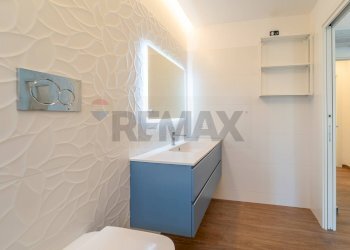 Bagno - Three-room apartment Via Mar Glaciale Artico, Roma - photo 43