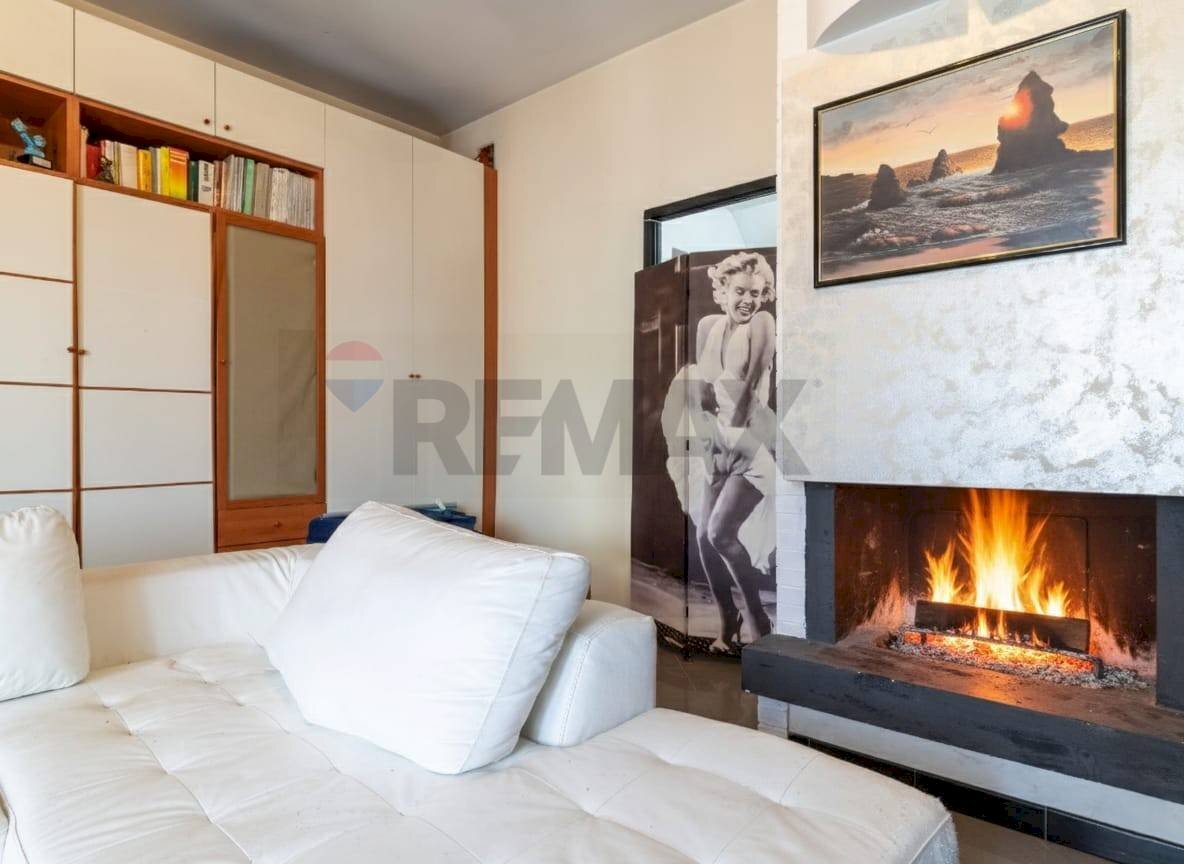 Camera / camera da letto - Trilocale Via Massa Di San Giuliano
311, Roma - foto 3