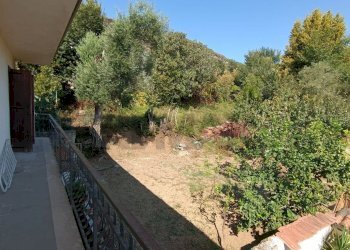 Giardino - Casa indipendente Santi Cosma e Damiano - foto 8