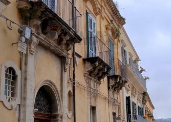 Edificio all\'aperto - Casa semi indipendente Via Duomo
 
23, Ragusa - foto 2