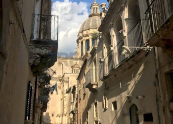 Edificio all\'aperto - Casa semi indipendente Via Duomo
 
23, Ragusa - foto 9