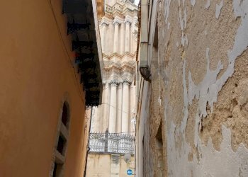 Edificio all\'aperto - Casa semi indipendente Via Duomo
 
23, Ragusa - foto 10