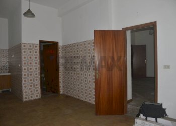 Stanza vuota - Casa indipendente Via Santa Croce
 
50, Comiso - foto 10