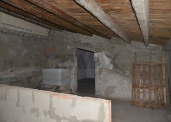 Stanza vuota - Casa indipendente Via Santa Croce
 
50, Comiso - foto 15