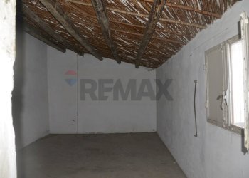 Stanza vuota - Casa indipendente Via Santa Croce
 
50, Comiso - foto 17