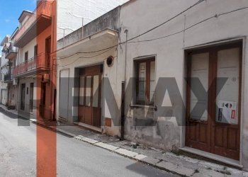 Edificio all\'aperto - Independent house Via Santa Croce
 
50, Comiso - photo 1