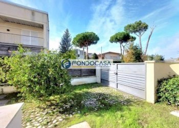 ingresso carraio - Casa semi indipendente Via del Secco, Camaiore - foto 2