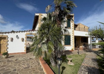 Casa all\'aperto - Villa contrada giardini
 
19, Trabia - foto 2