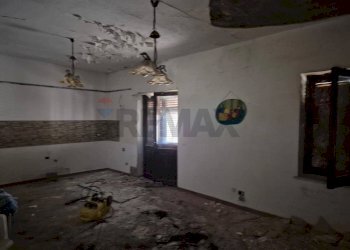 Stanza vuota - Villa VIA REGIONE SICIALANA 156
 
156, Monreale - foto 5