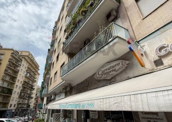Edificio all\'aperto - Quadrilocale Napoli - foto 4