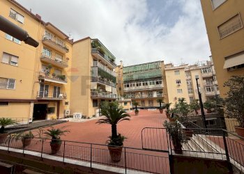 Edificio all\'aperto - Quadrilocale Napoli - foto 27