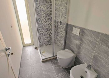Bagno - Bilocale via Madama Cristina, 65, Torino (zona San Salvario) - foto 5