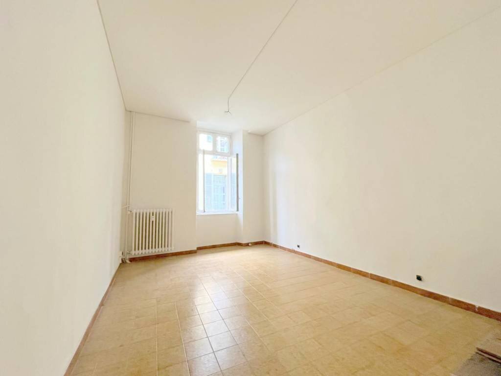 Camera da letto - Three-room apartment via San Martino, Moncalieri - photo 3