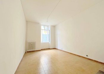 Camera da letto - Three-room apartment via San Martino, Moncalieri - photo 3